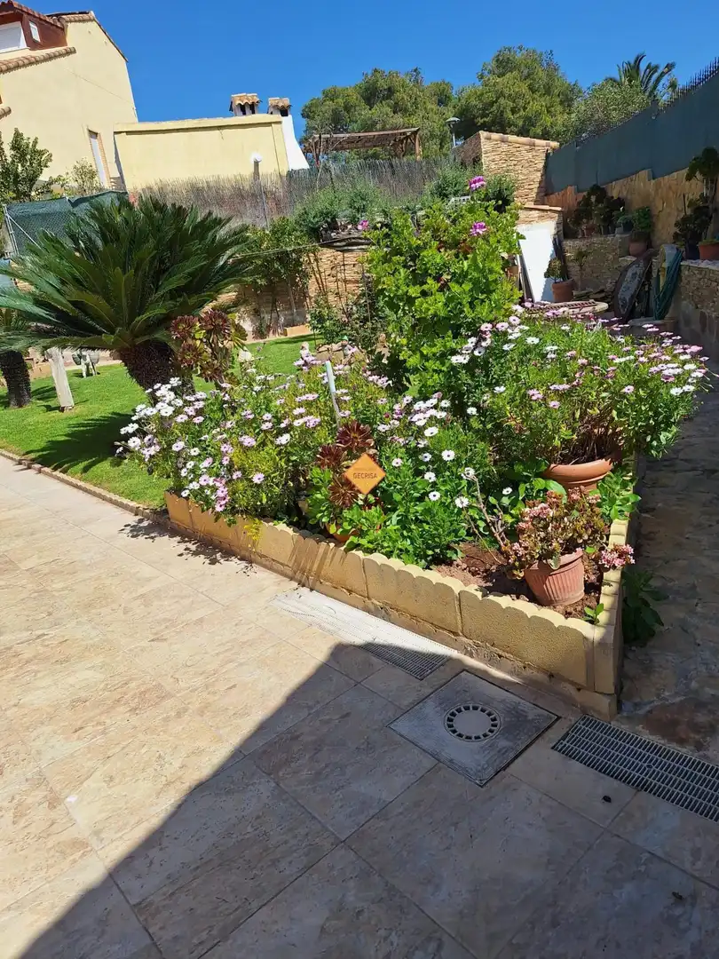 Jardí de Casa o xalet en venda en Paterna amb Aire condicionat, Calefacció i Jardí privat