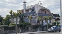 Vista exterior de Casa o xalet en venda en Castrillón amb Calefacció, Jardí privat i Terrassa