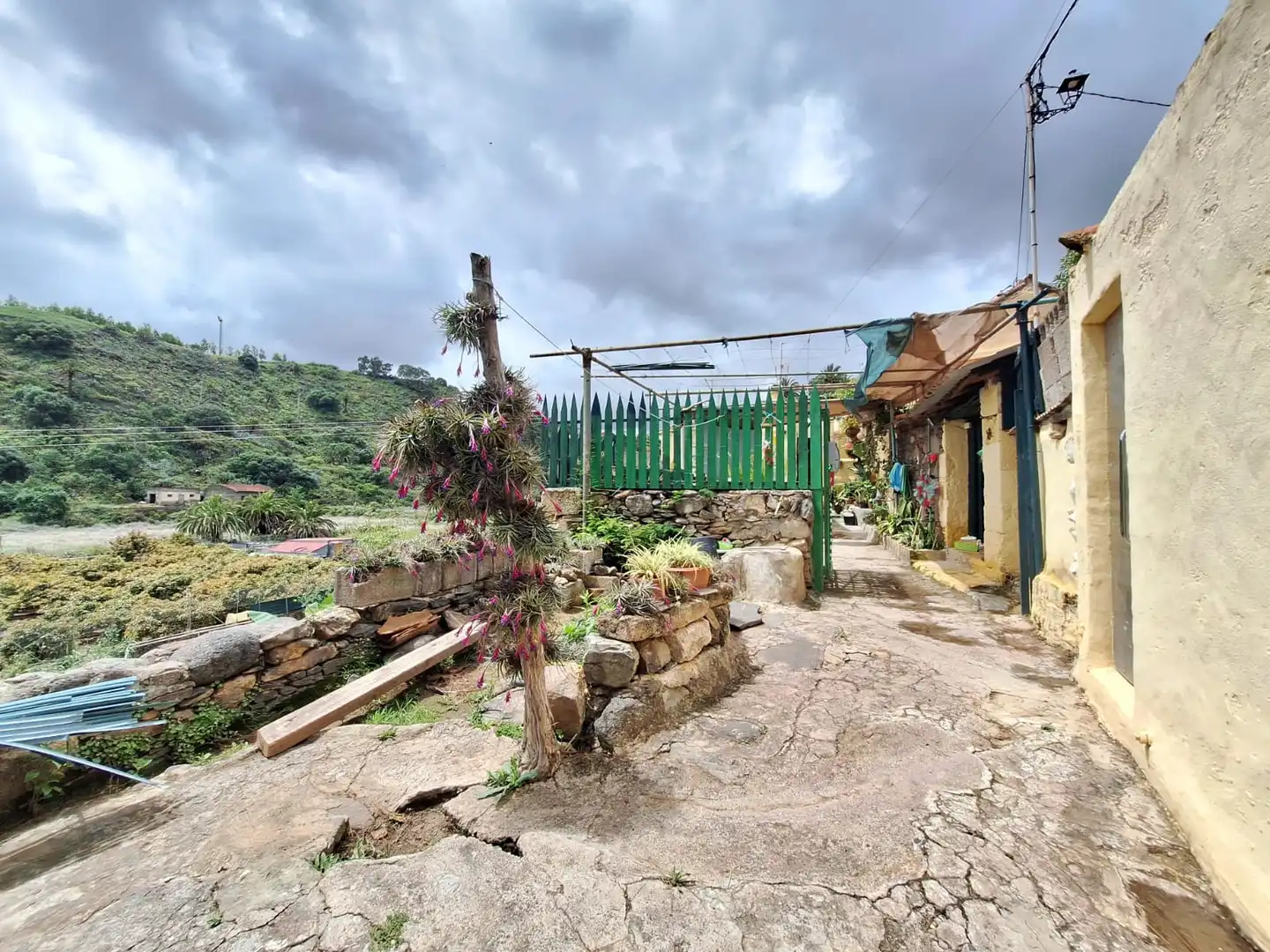 Vista exterior de Casa o xalet en venda en Santa Brígida amb Jardí privat, Terrassa i Moblat