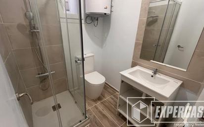 Bathroom of Flat for sale in  Valencia Capital  with Air Conditioner