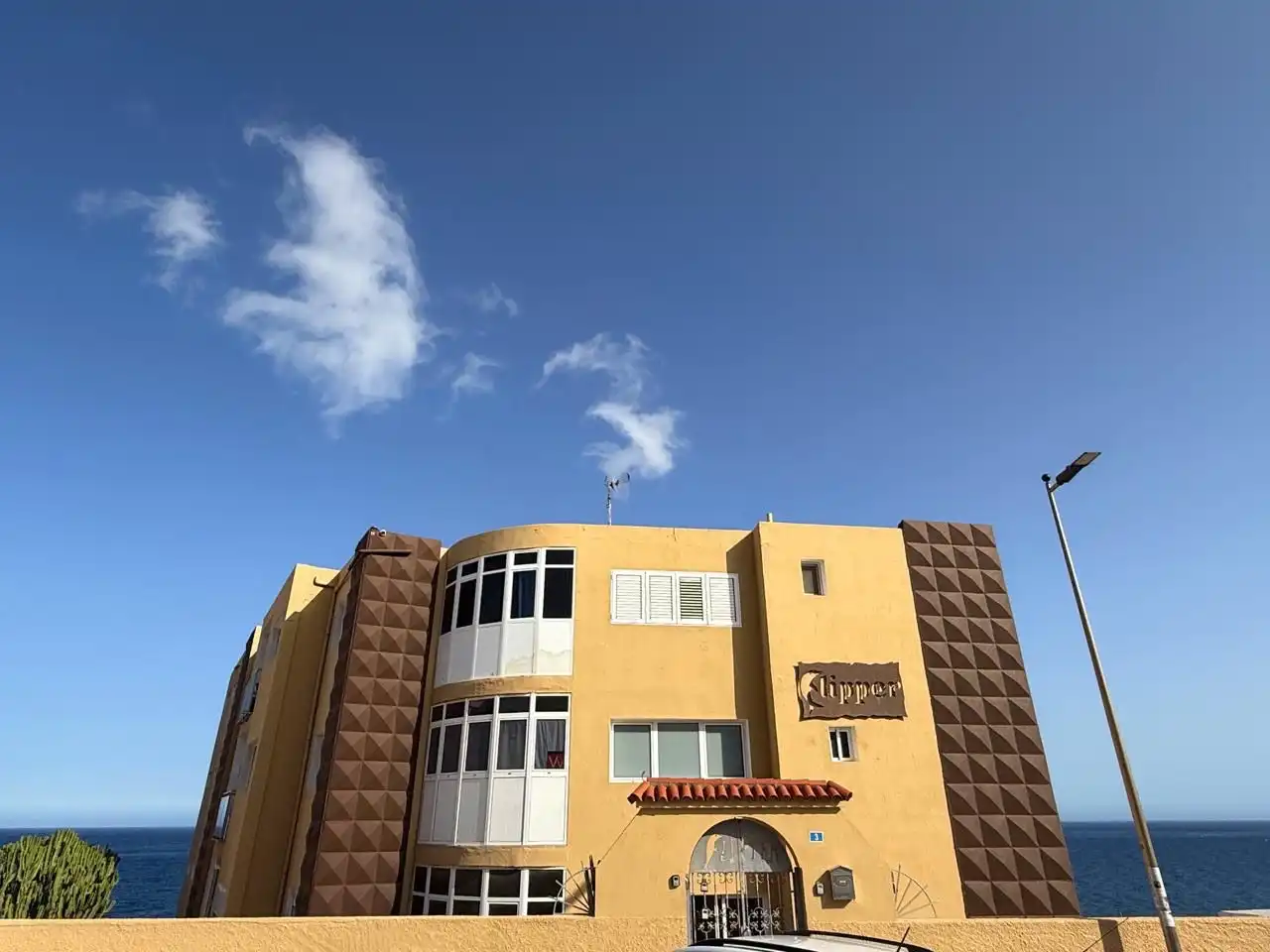 Vista exterior de Apartament en venda en San Bartolomé de Tirajana amb Terrassa, Moblat i Piscina comunitària