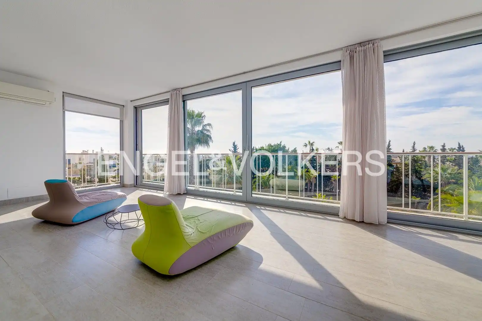 Sala de estar de Finca rústica en venta en Rojales con Aire acondicionado, Calefacción y Jardín privado
