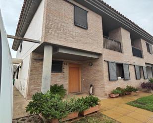 Exterior view of Single-family semi-detached for sale in Paterna  with Air Conditioner and Terrace