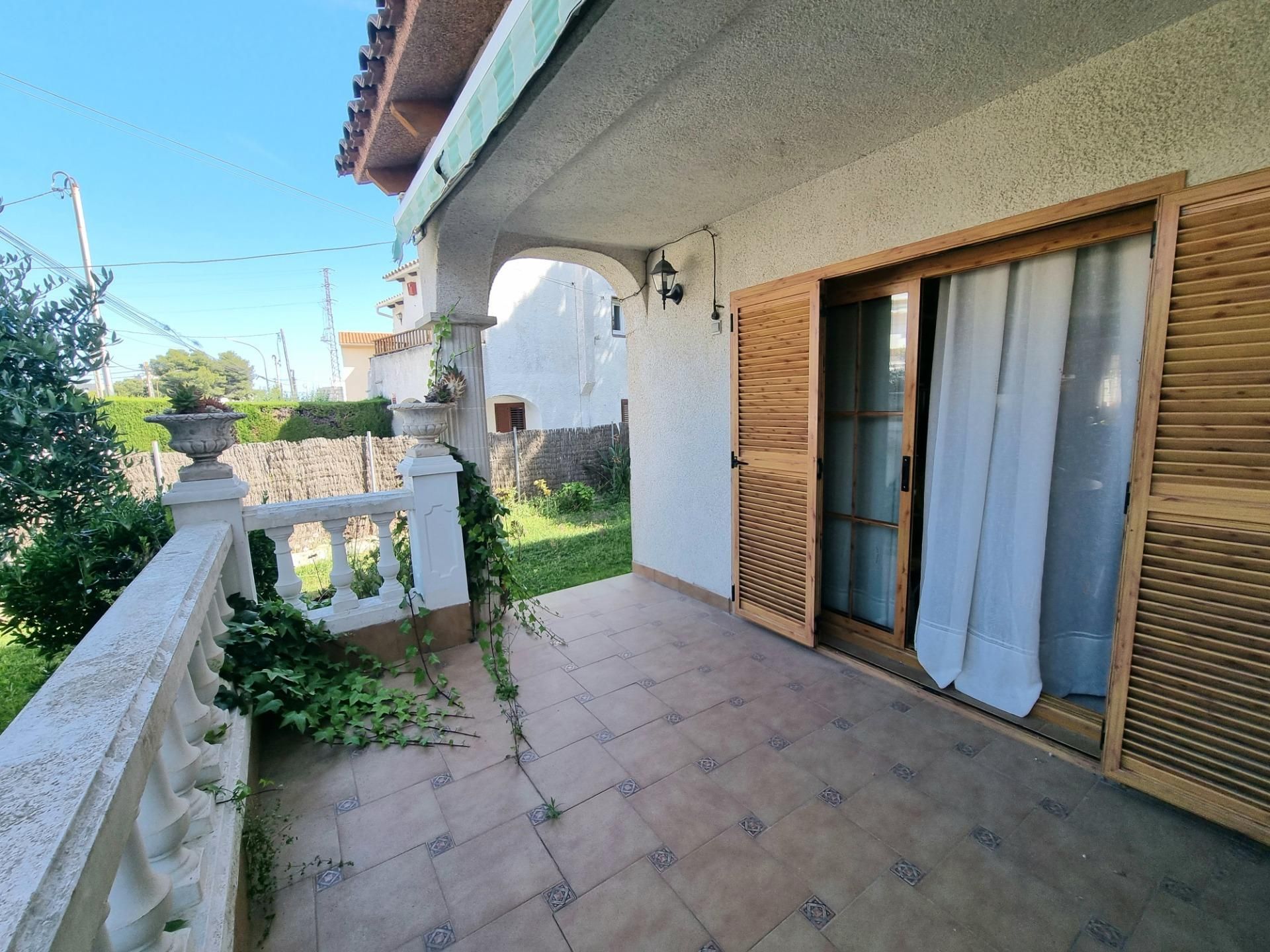 Garden of Single-family semi-detached for sale in Creixell  with Air Conditioner, Heating and Private garden