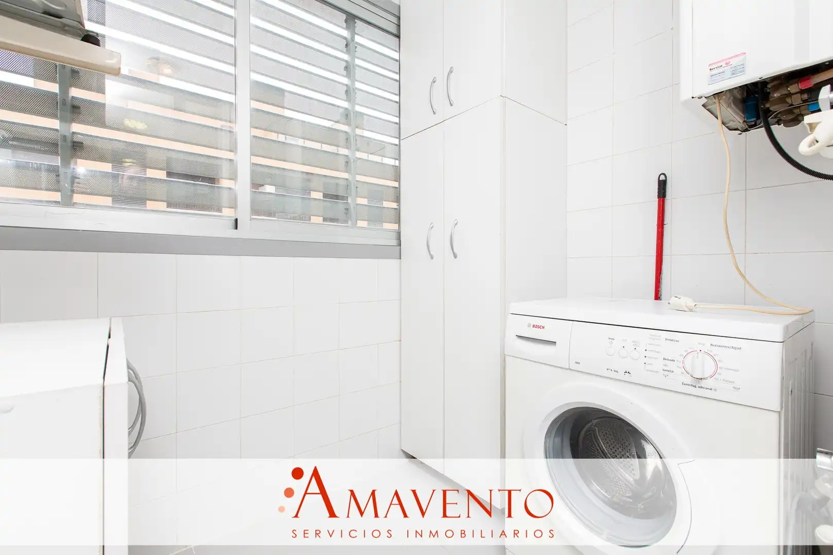 Bathroom of Flat for rent in Paracuellos de Jarama  with Air Conditioner, Heating and Private garden