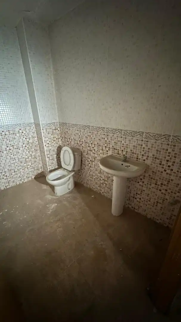 Badezimmer von Geschaftsraum zur Miete in Ibi mit Alarm