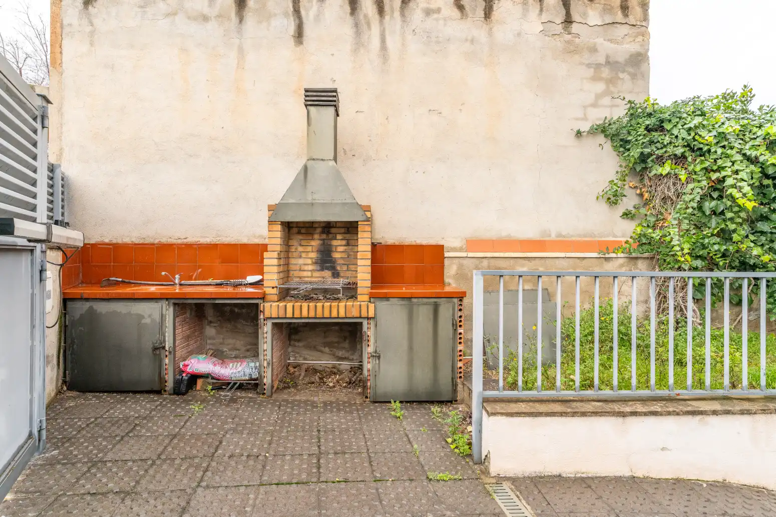Vista exterior de Casa o xalet en venda en Reus amb Calefacció, Terrassa i Traster