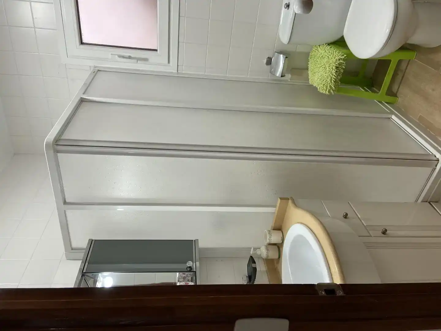 Badezimmer von Einfamilien-Reihenhaus zur Miete in Quintanar del Rey mit Klimaanlage, Möbliert und Balkon