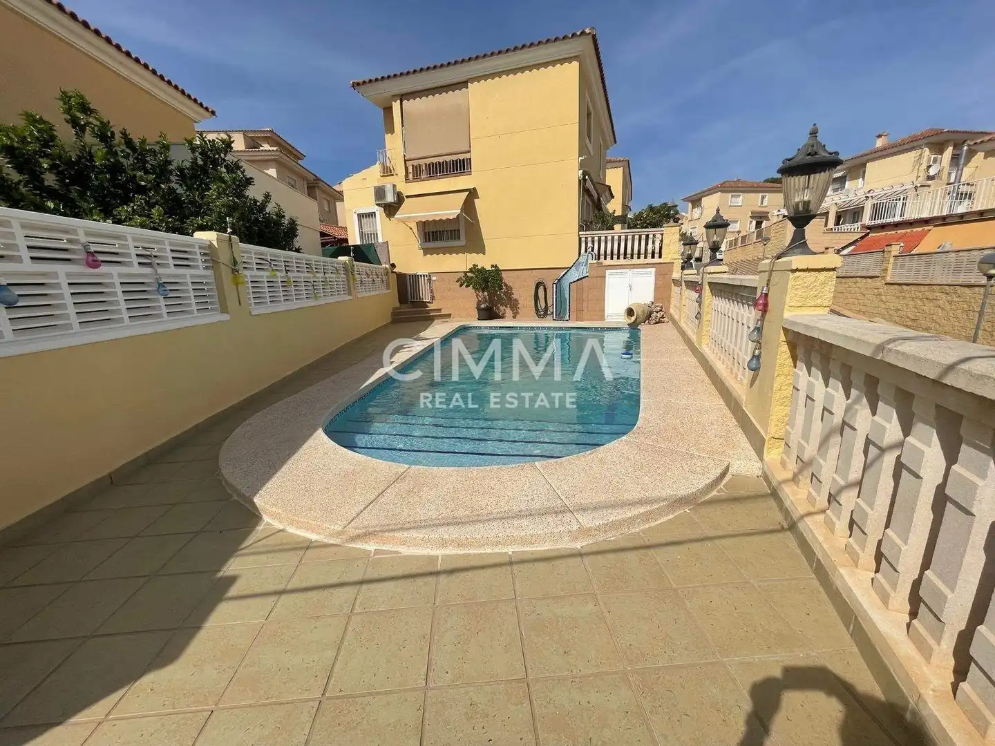 Piscina de Casa o xalet en venda en La Nucia amb Aire condicionat, Jardí privat i Terrassa