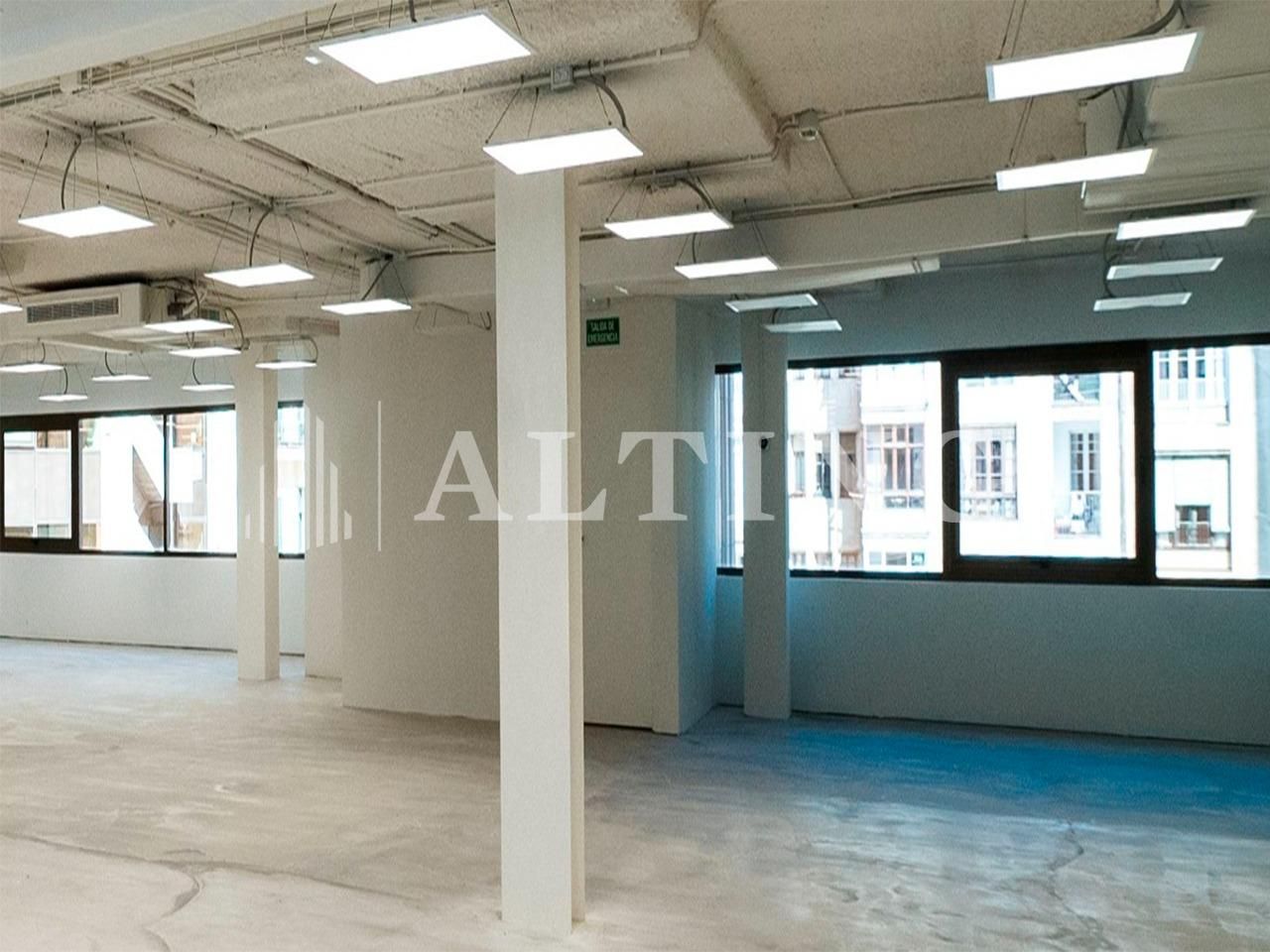 Oficina de lloguer en  Barcelona Capital amb Aire condicionat, Calefacció i Terrassa