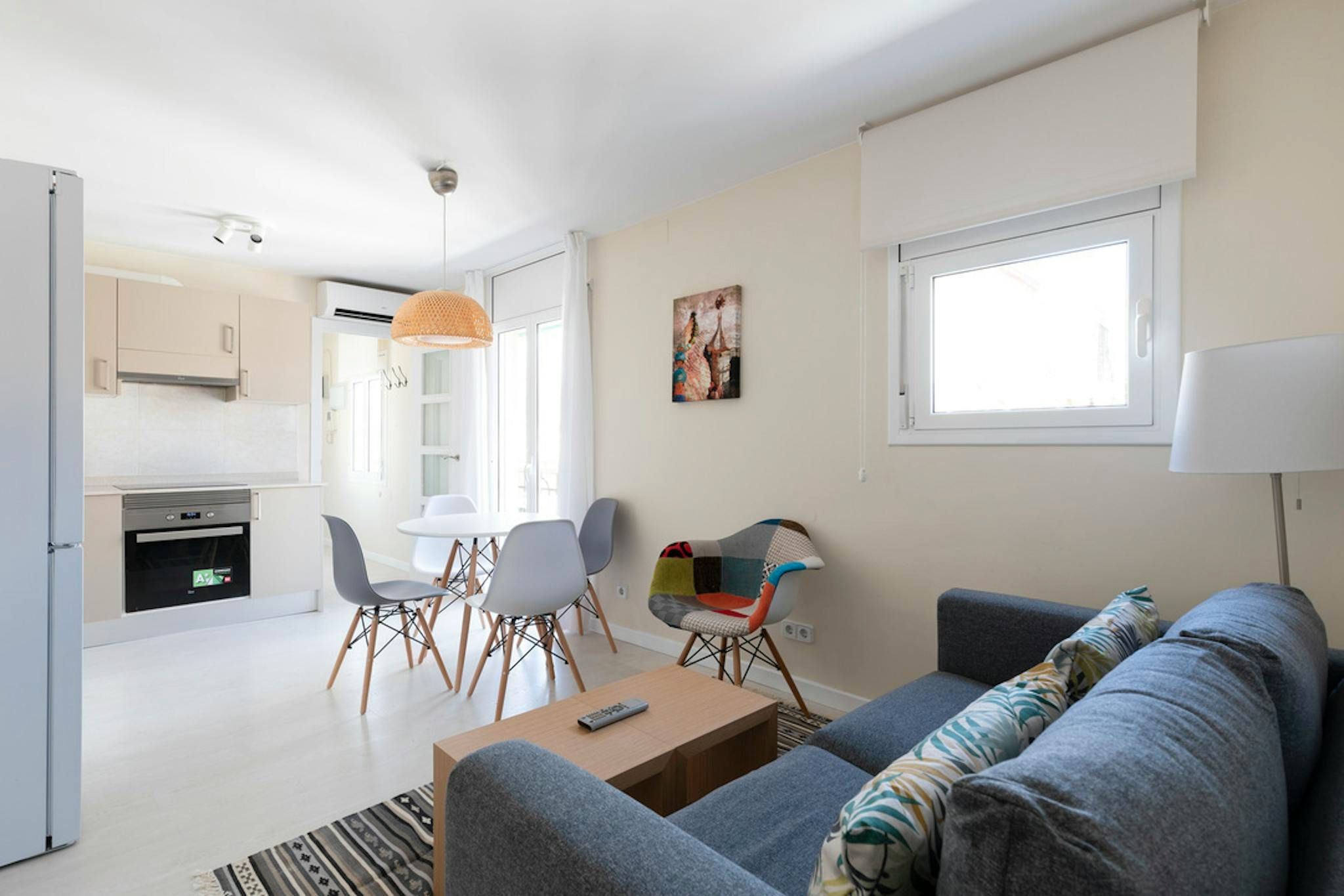 Sala de estar de Piso de alquiler en  Barcelona Capital con Aire acondicionado, Calefacción y Amueblado