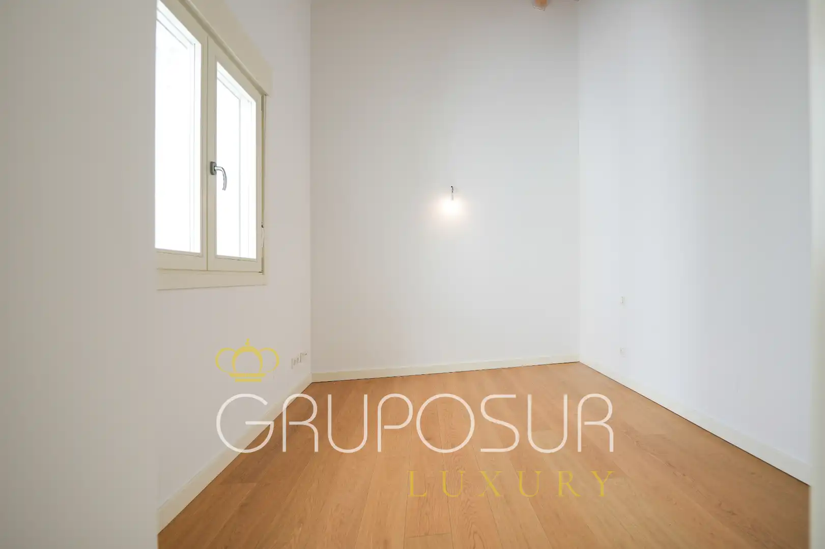 Schlafzimmer von Dachboden zum Verkauf in Valladolid mit Heizung, Parkett und Abstellraum