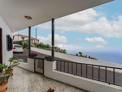 Vista exterior de Casa o xalet en venda en El Tanque amb Jardí privat, Terrassa i Traster