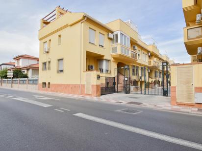 Exterior view of Single-family semi-detached for sale in Armilla  with Air Conditioner, Heating and Terrace