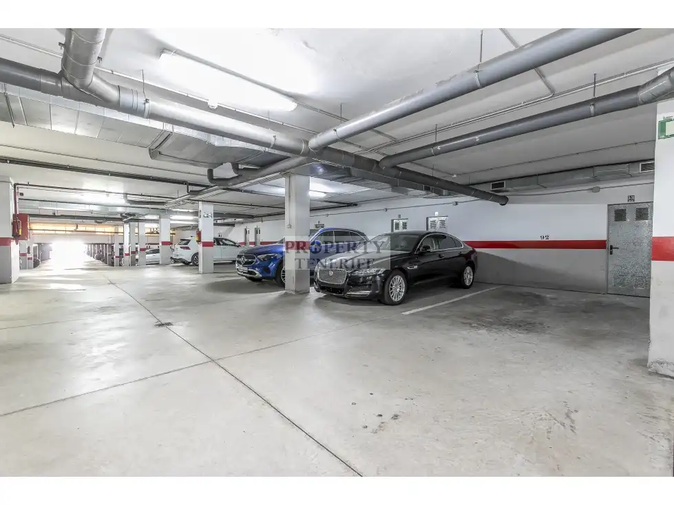 Parking de Piso en venta en Arona con Terraza y Piscina