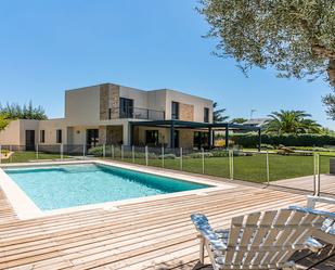 Piscina de Casa o xalet en venda en Boadilla del Monte amb Aire condicionat, Jardí privat i Terrassa