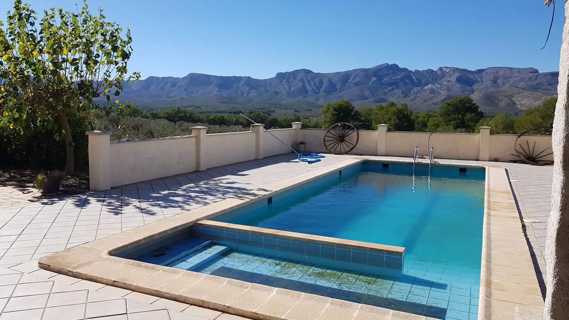 Piscina de Finca rústica en venda en Tivissa amb Piscina comunitària
