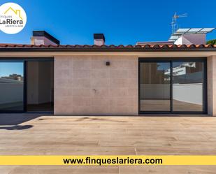 Exterior view of Attic for sale in Arenys de Mar  with Air Conditioner and Terrace