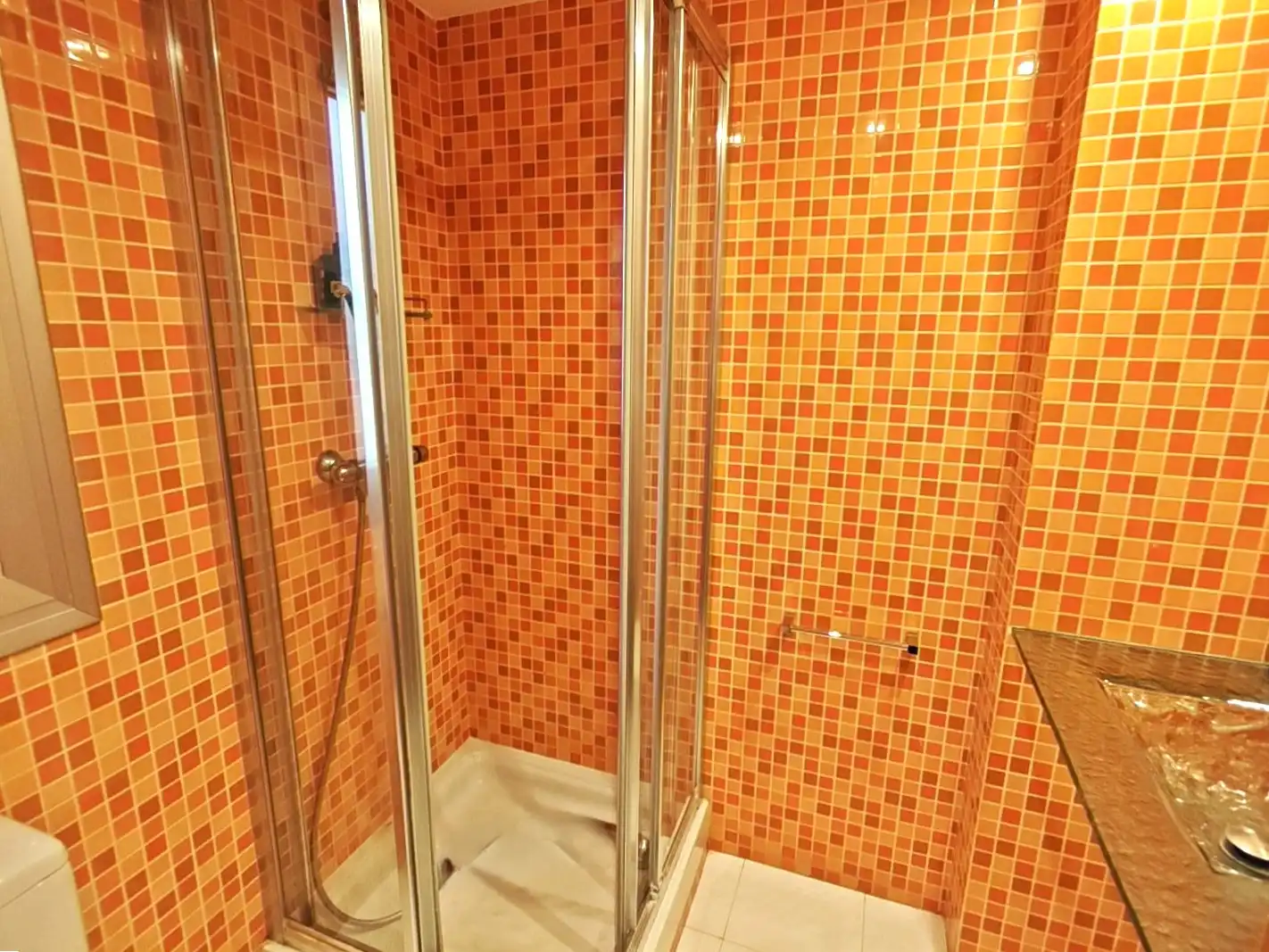 Baño de Apartamento en venta en Castell d'Aro, Platja d'Aro i s'Agaró con Calefacción, Terraza y Amueblado