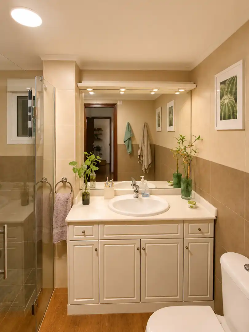 Badezimmer von Wohnung zum Verkauf in Sevilla mit Klimaanlage