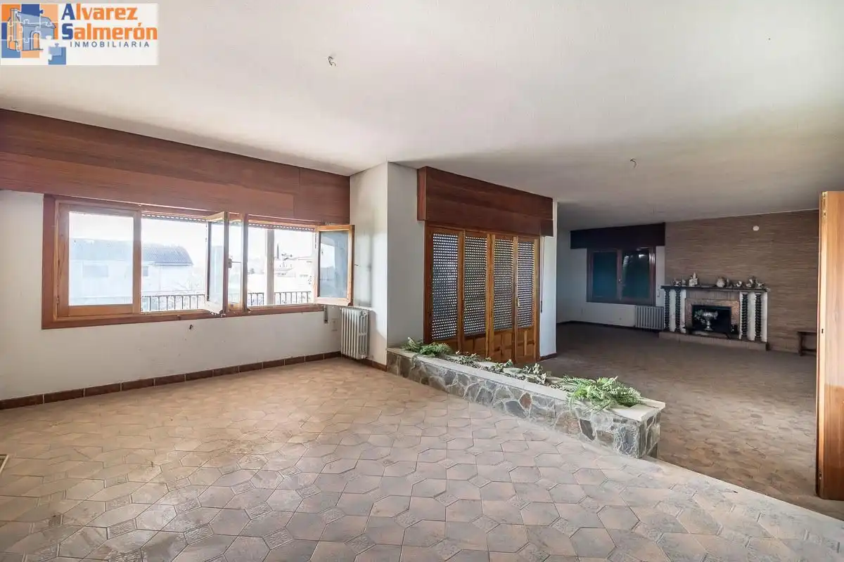 Casa rústica amb piscina en venda a Santa Fe, imagen 3