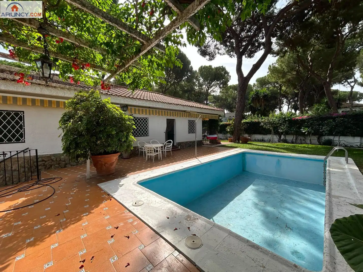 Swimming pool of Houses for rent in Alcalá de Guadaira  with Air Conditioner, Private garden and Terrace