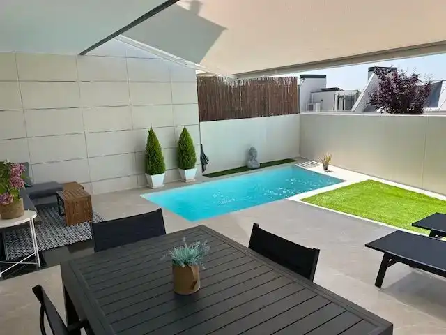 Piscina de Casa o xalet en venda en La Moraleja amb Aire condicionat, Piscina i Balcó