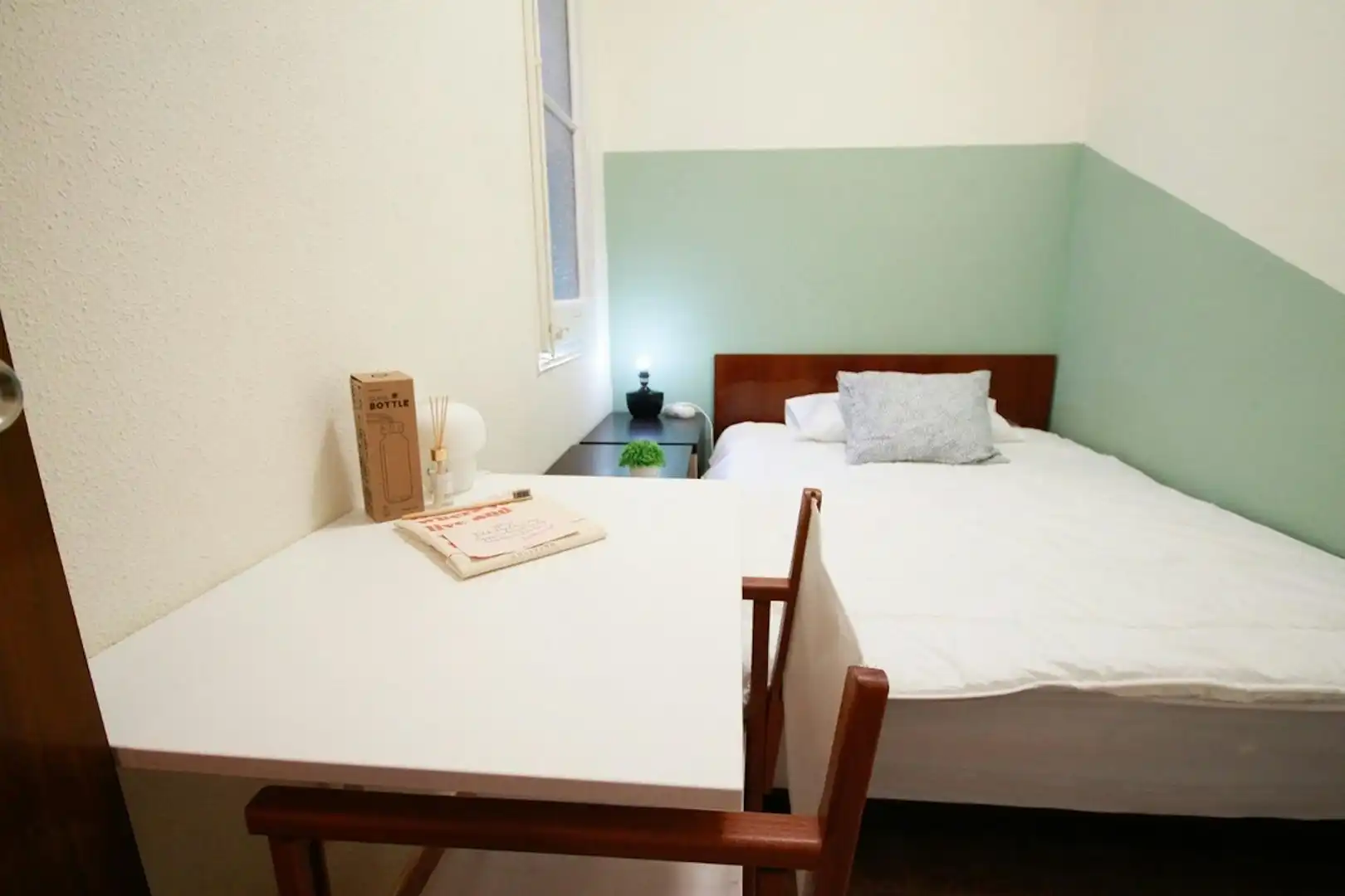 Schlafzimmer von Wohnung zur untervermieten in  Barcelona Capital mit Möbliert, Waschmaschine und Fernseher