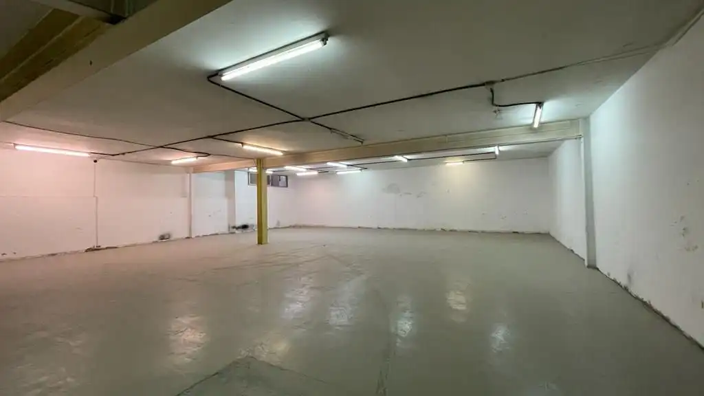 Fabrikhallen zum Verkauf in Barcelona