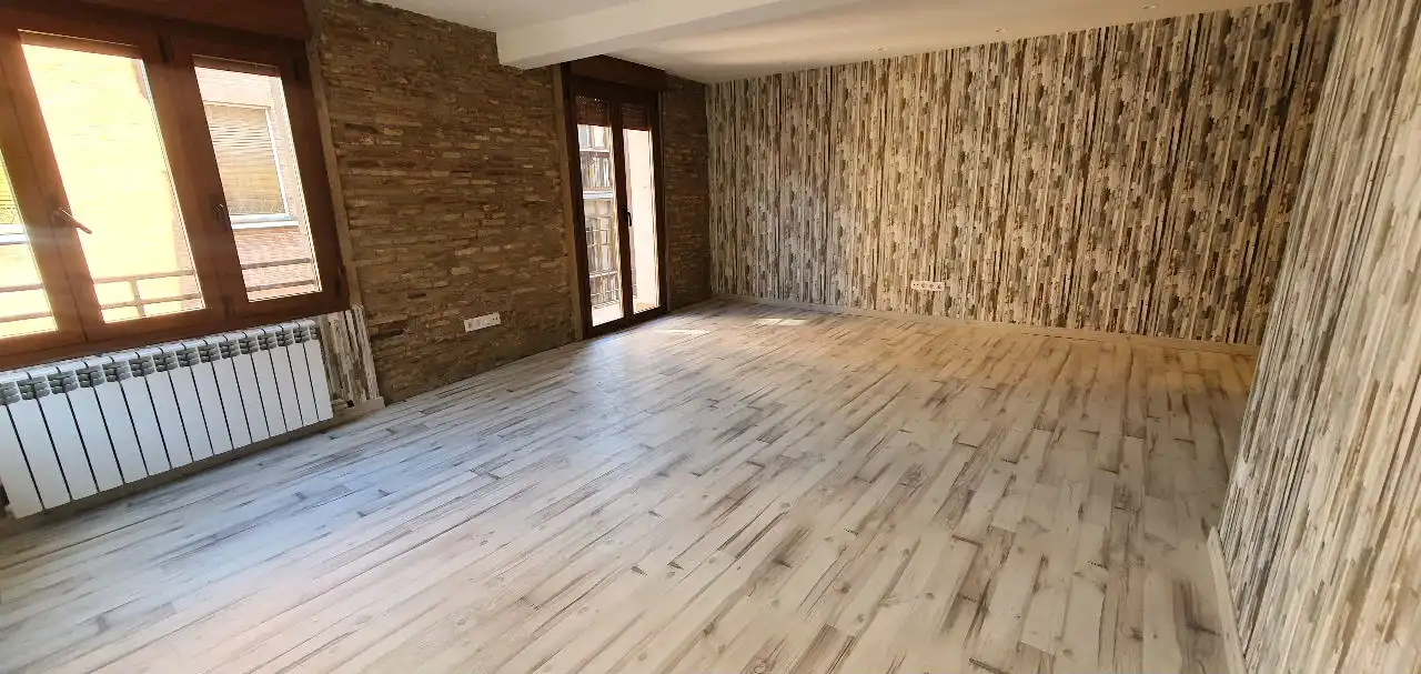 Sala de estar de Estudio en venta en  Logroño con Calefacción, Horno y Lavadora
