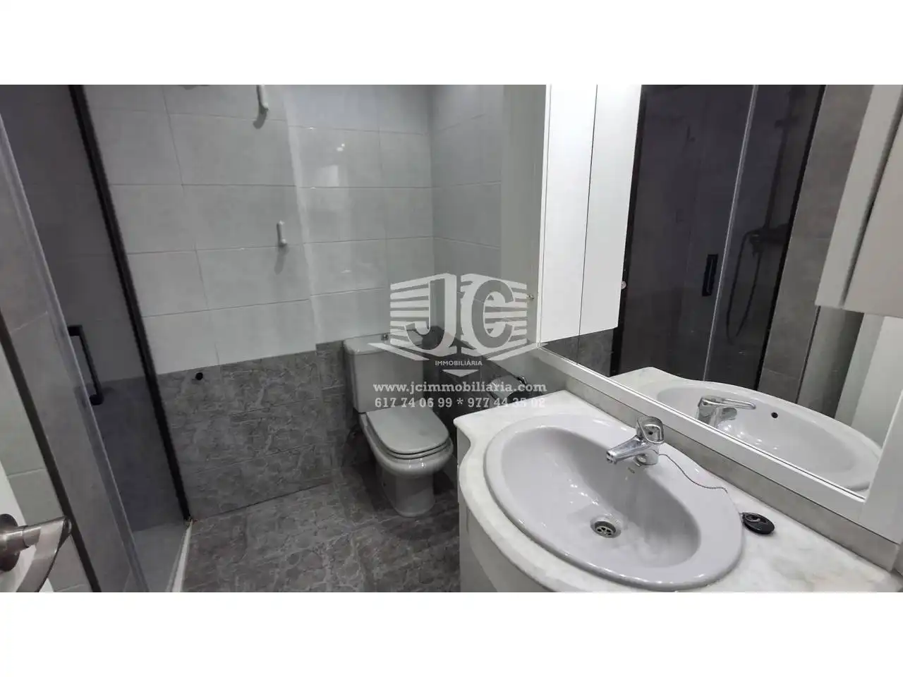 Bathroom of Flat for rent in Tortosa  with Air Conditioner, Terrace and Community pool