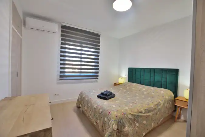 Dormitori de Pis en venda en Ronda amb Aire condicionat, Terrassa i Balcó