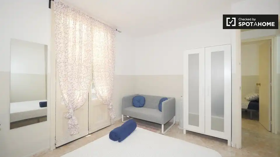 Room in Sant Pere, Sta. Caterina i la Ribera