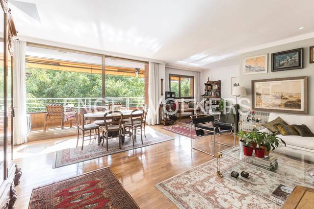 Apartamento en Venta en Barri de les Corts