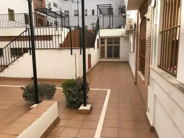 Außenansicht von Geschaftsraum zum Verkauf in Sevilla mit Klimaanlage