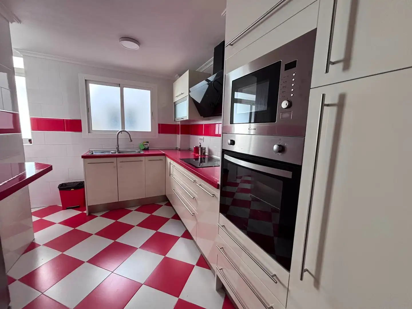 Kitchen of Flat for rent in Burjassot  with Furnished, Oven and Washing machine