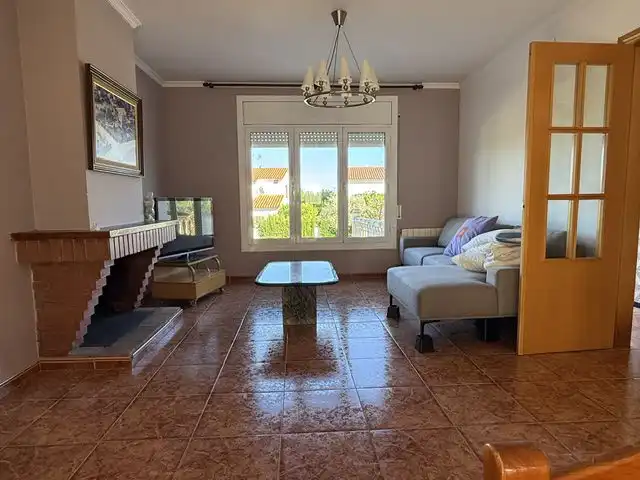 Sala de estar de Casa o chalet en venta en Vilanova i la Geltrú con Calefacción y Terraza