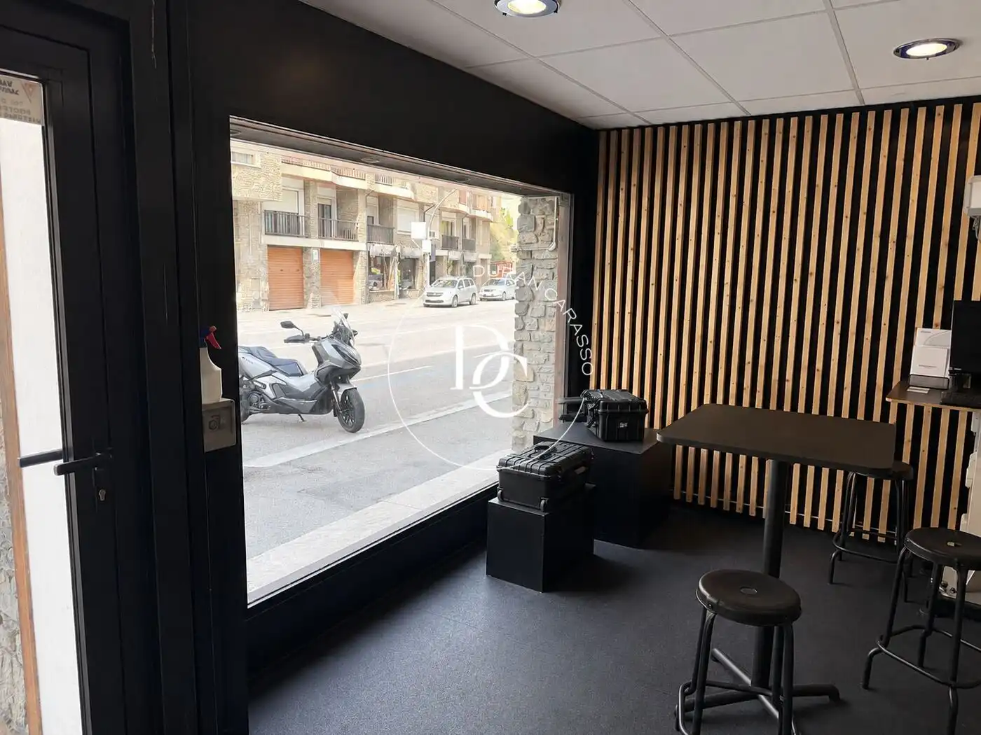 Local comercial de lloguer a Avinguda el Través, imagen 2