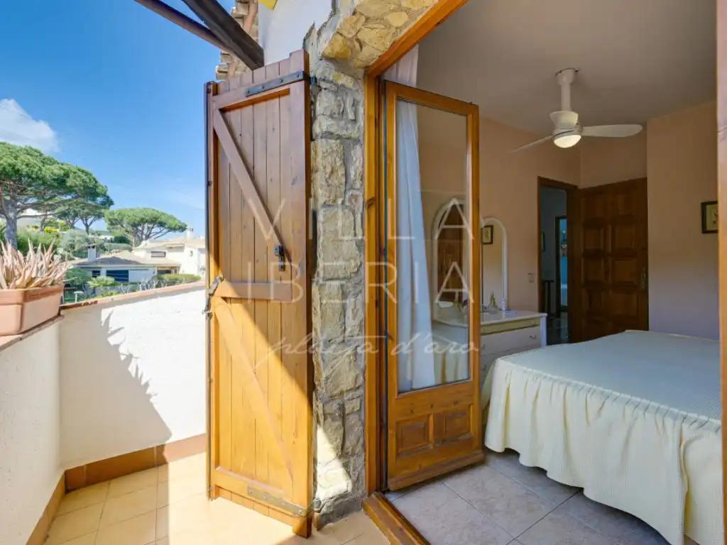 Dormitori de Casa o xalet en venda en Calonge i Sant Antoni amb Calefacció, Jardí privat i Terrassa