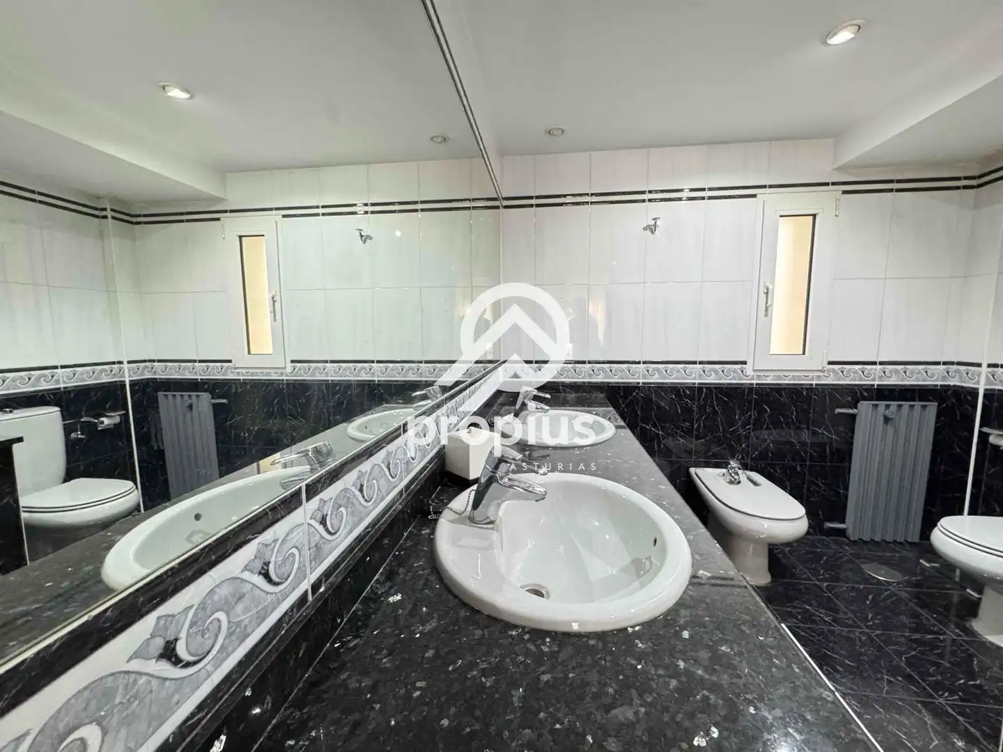 Piso en venta en Pedro Antonio Menendez, Parque San Francisco - Uría