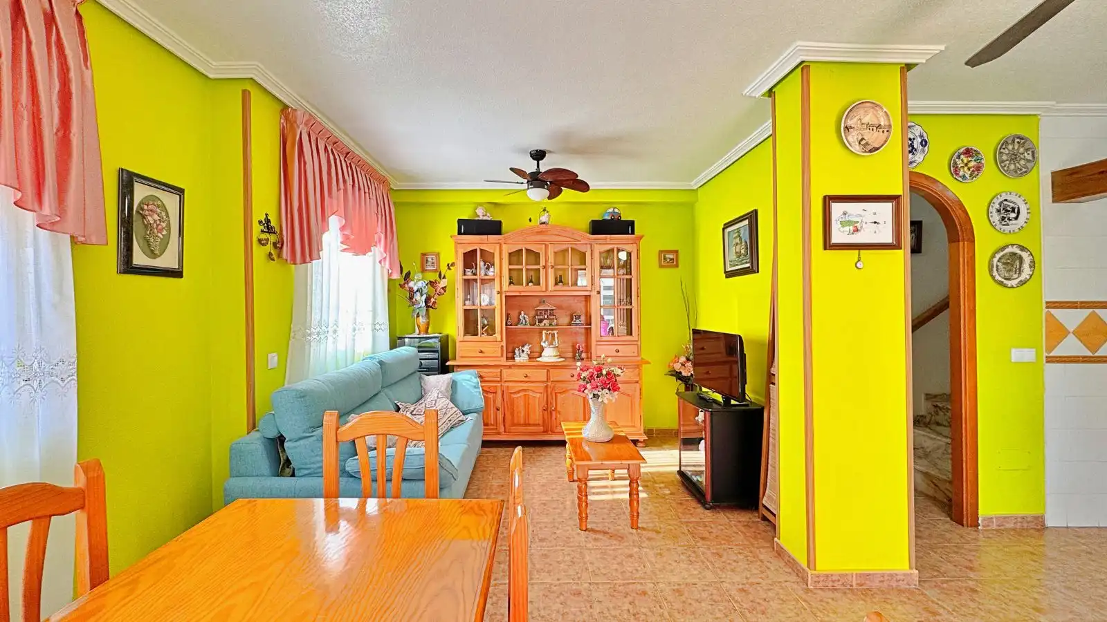 Sala de estar de Casa o chalet en venta en Orihuela con Aire acondicionado, Calefacción y Jardín privado
