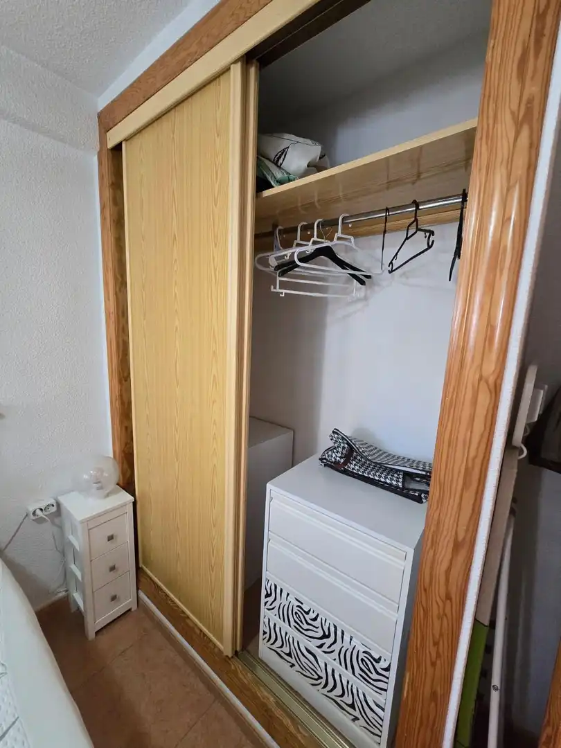 Dormitori de Apartament en venda en Benidorm amb Aire condicionat, Moblat i Piscina comunitària