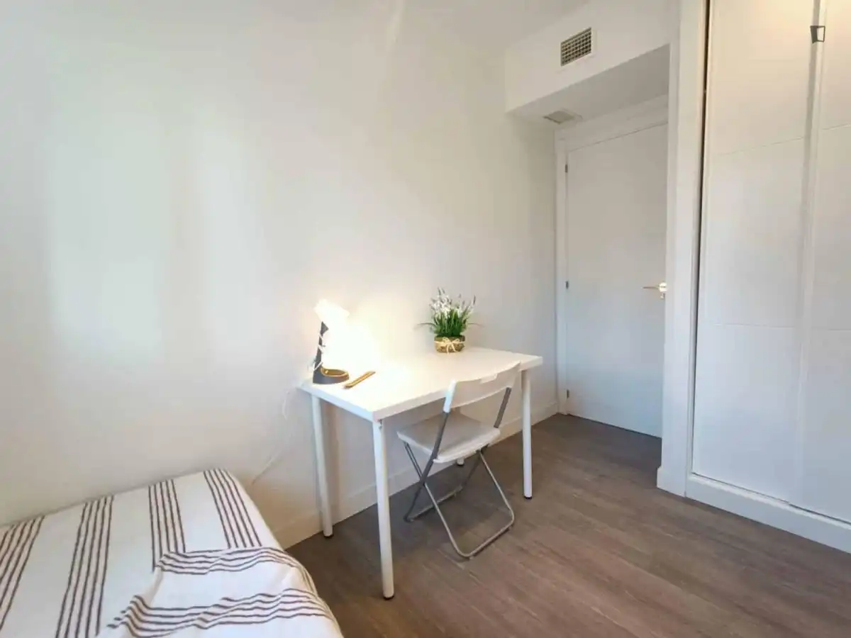 Dormitori de Apartament per a compartir en Rivas-Vaciamadrid amb Moblat, Forn i Rentadora
