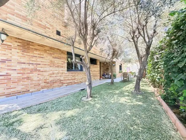 Vista exterior de Casa o chalet en venta en Rivas-Vaciamadrid con Aire acondicionado, Calefacción y Jardín privado