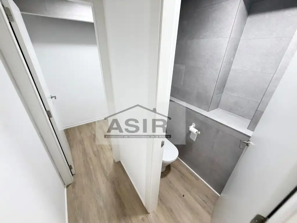 Badezimmer von Büro zur Miete in Alzira