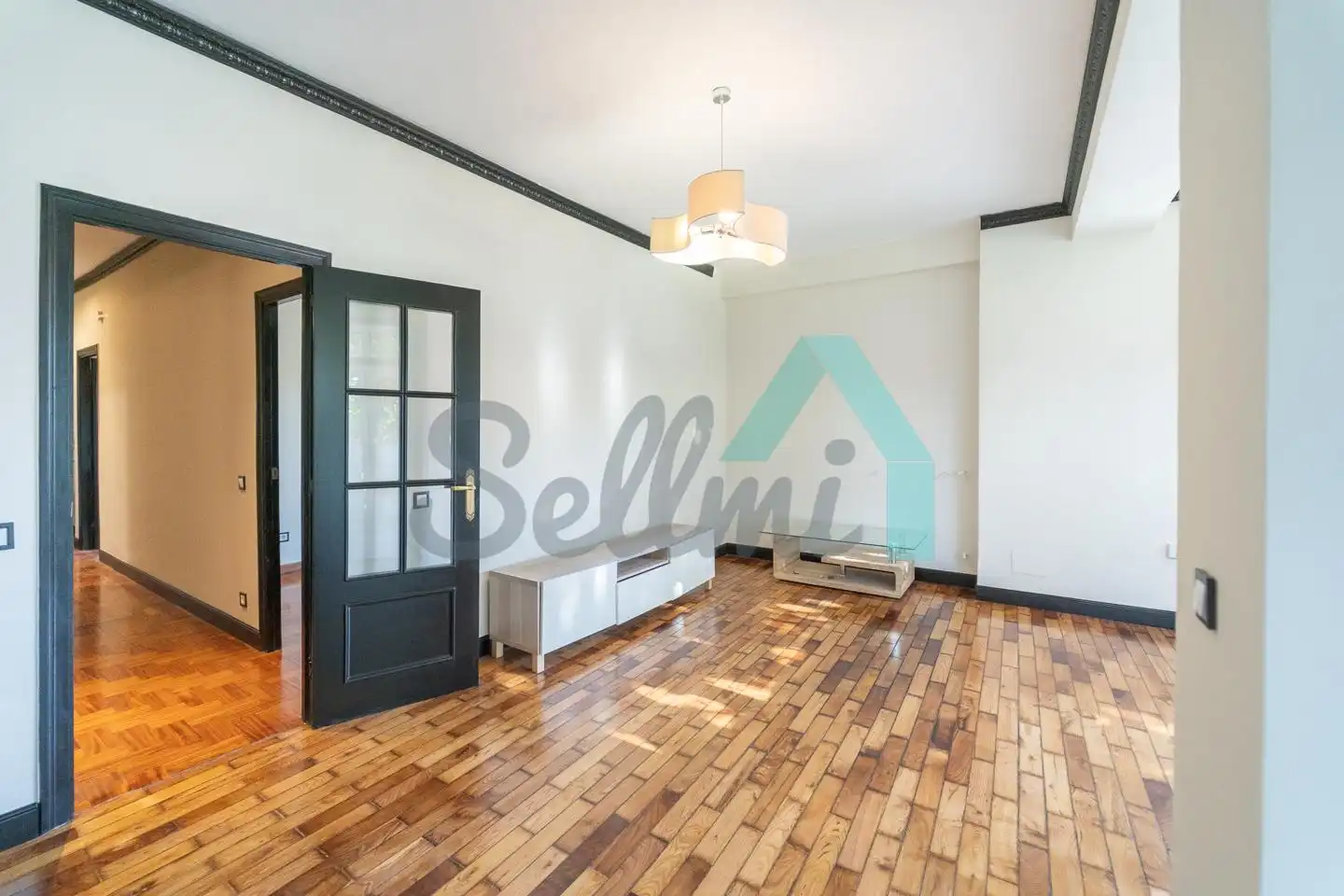 Sala de estar de Piso en venta en Oviedo  con Calefacción, Parquet y Terraza