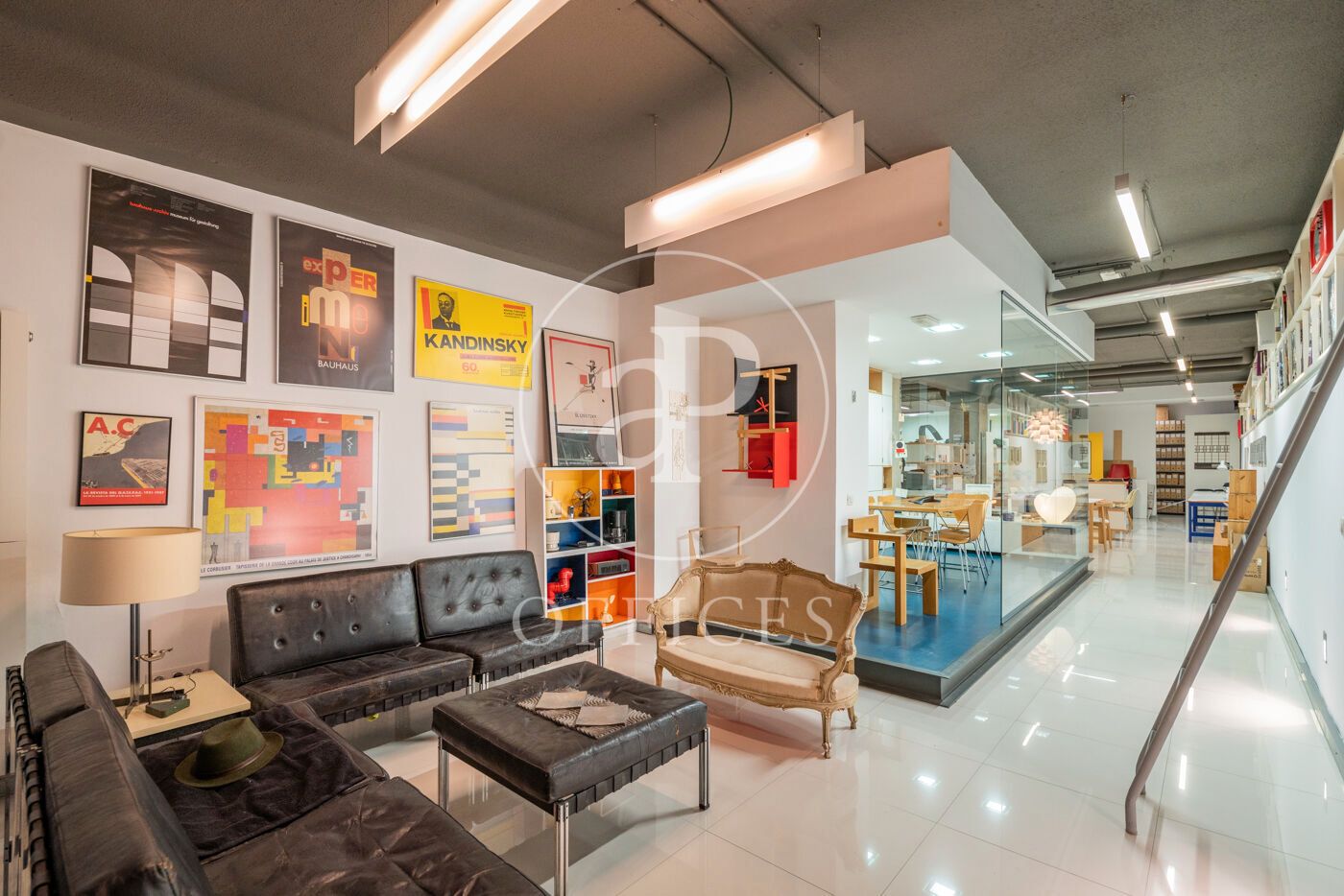 Sala d'estar de Oficina de lloguer en  Madrid Capital amb Calefacció