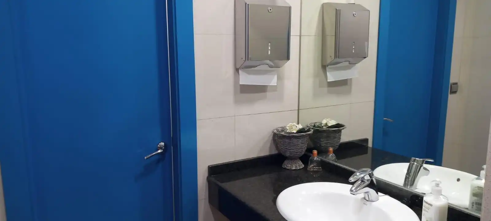 Baño de Oficina en venta en A Coruña Capital  con Aire acondicionado, Calefacción y Trastero