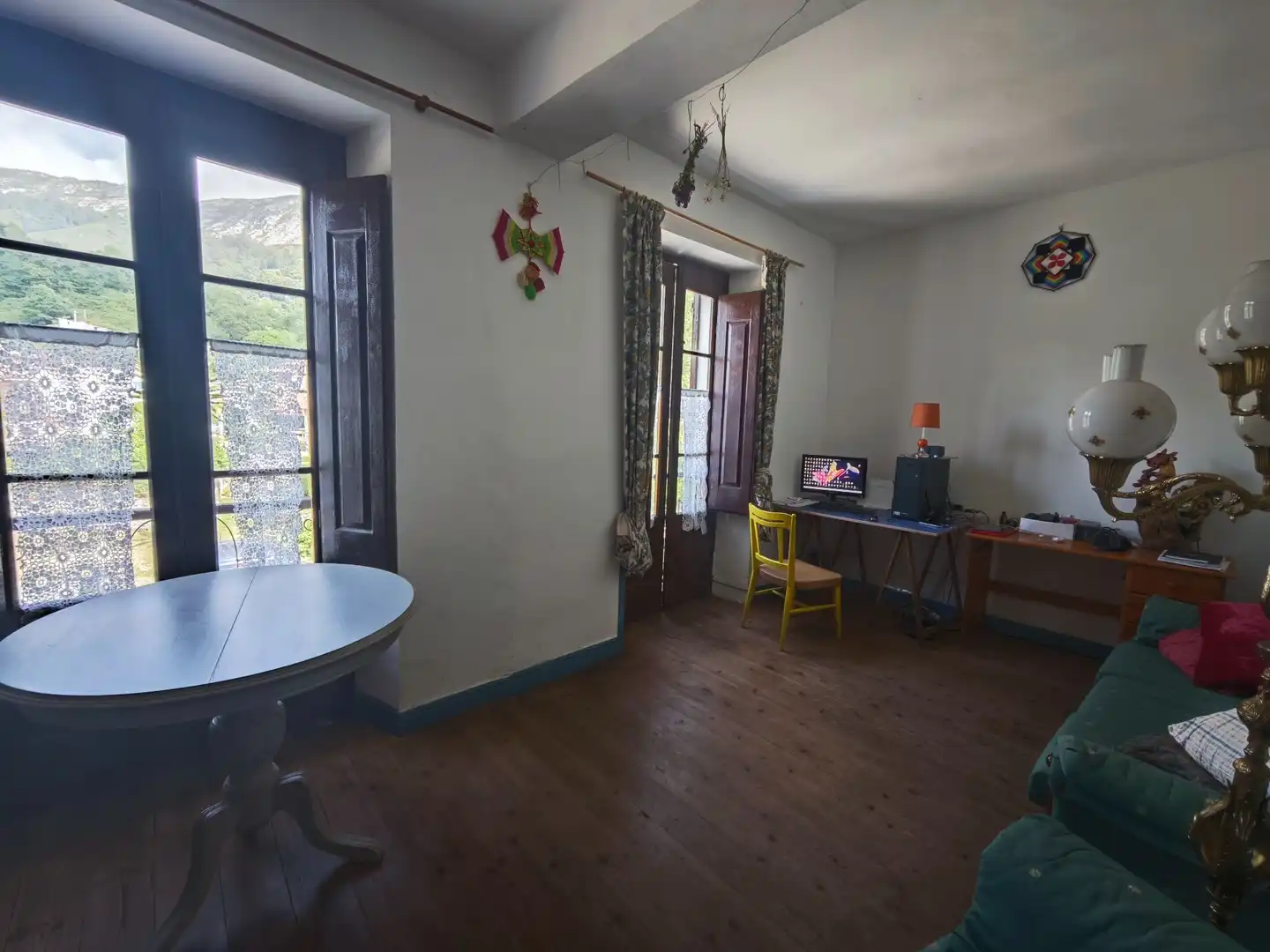 Sala d'estar de Casa o xalet en venda en Llanes amb Calefacció