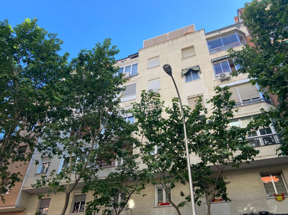 Vista exterior de Piso en venta en  Madrid Capital con Calefacción